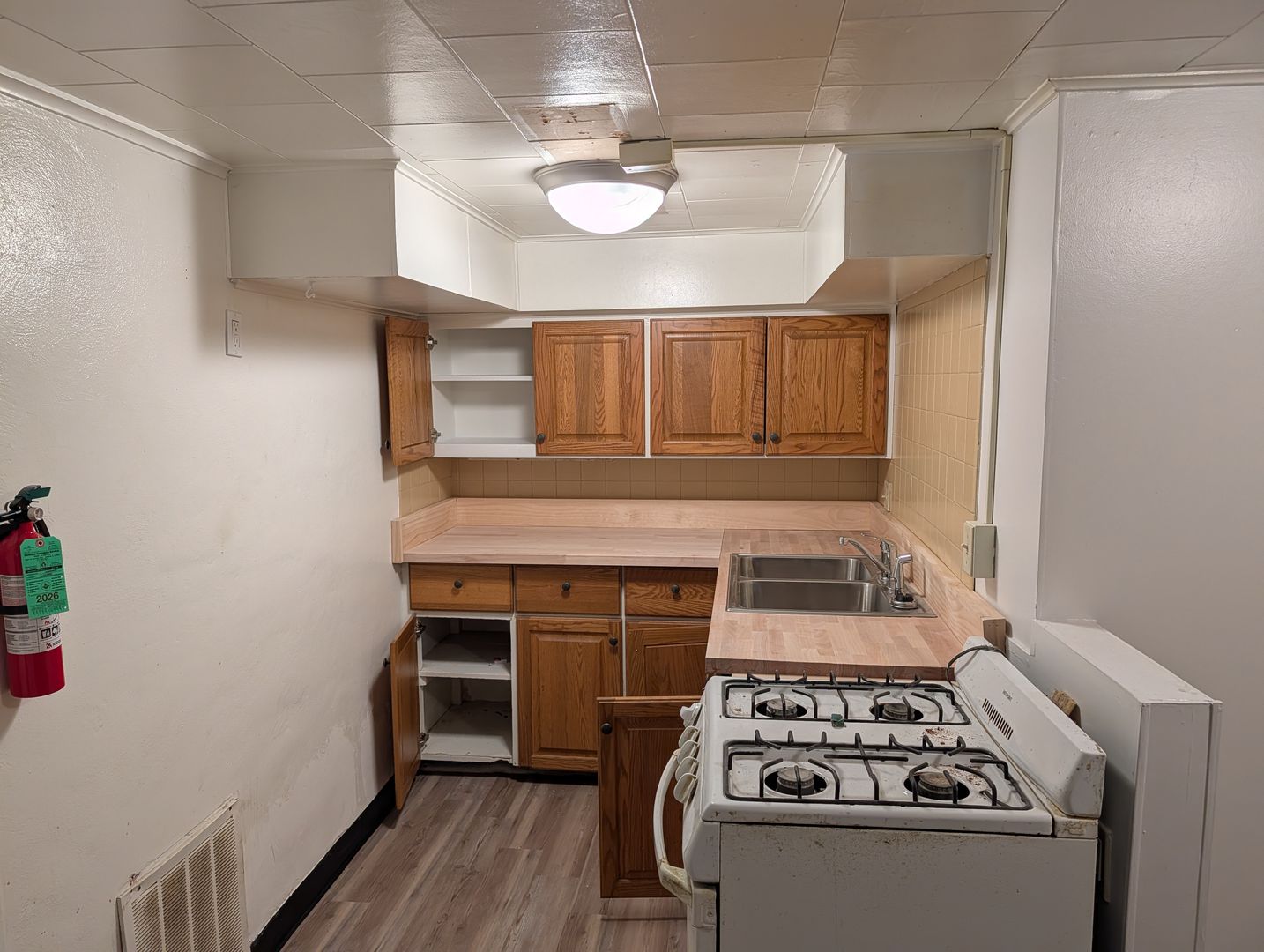 Urbana Apartment: 301 W. Illinois