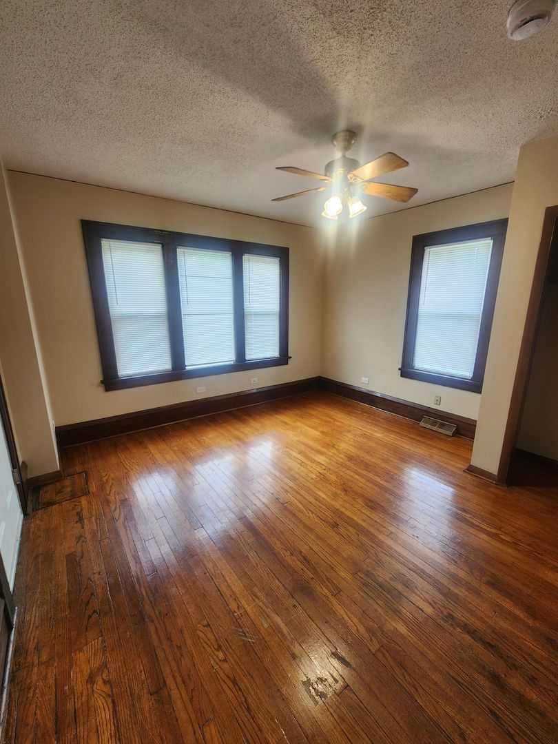 Champaign Apartment: 806 S. Randolph