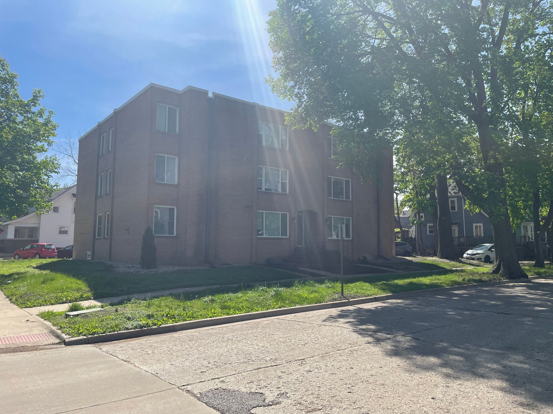 Urbana Apartment: 409 W Elm St