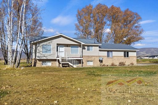 Your Ideal Heber Home: Spacious, Stylish, and Well-Maintained!