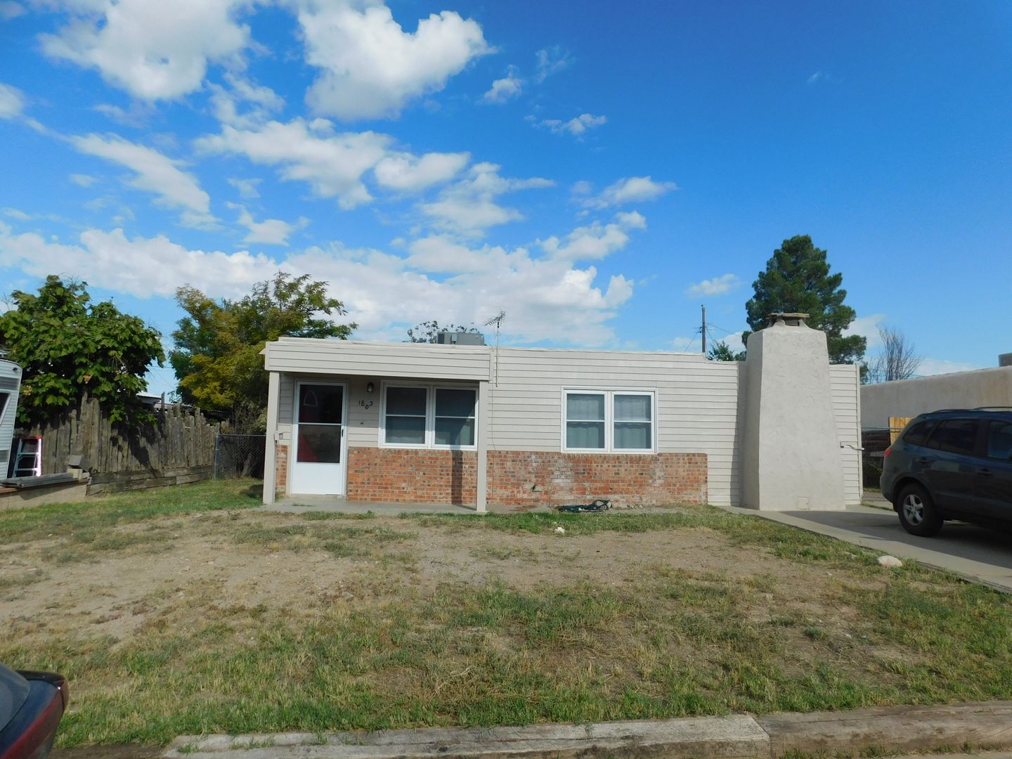 Alamogordo House: 1803 Mason Dr.