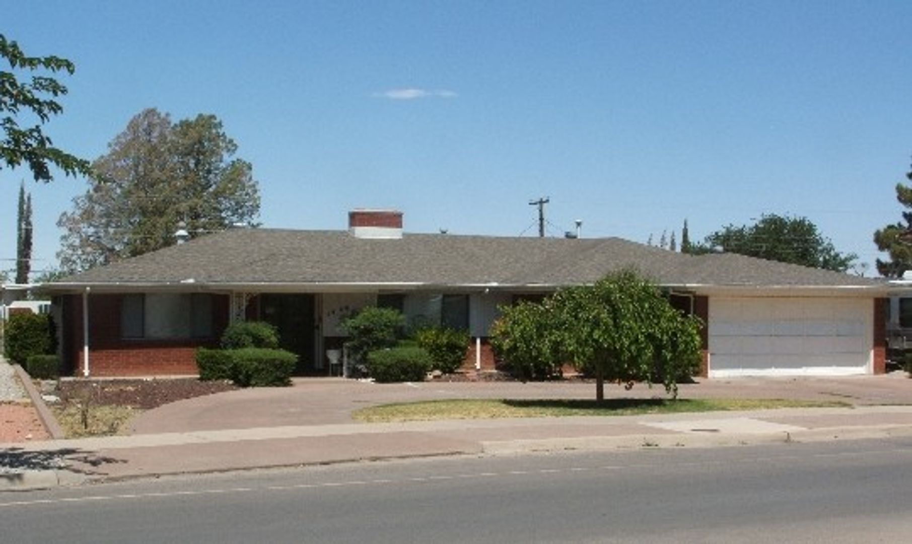 Alamogordo House: 1409 Juniper Dr