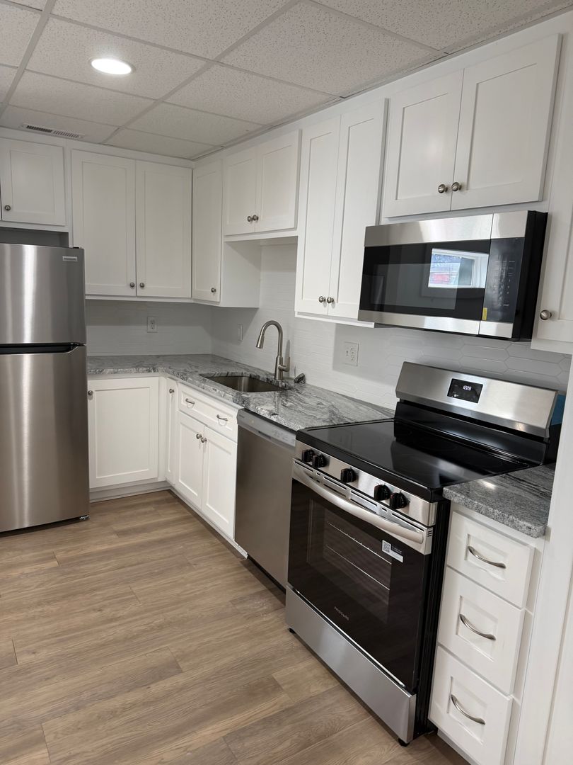 Nashville Apartment: 400 Gallatin Ave