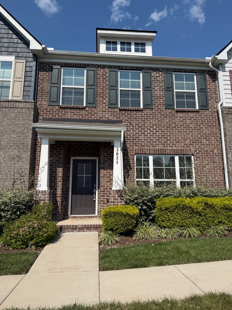 Gallatin Townhome: 2021 Hardwick Ln