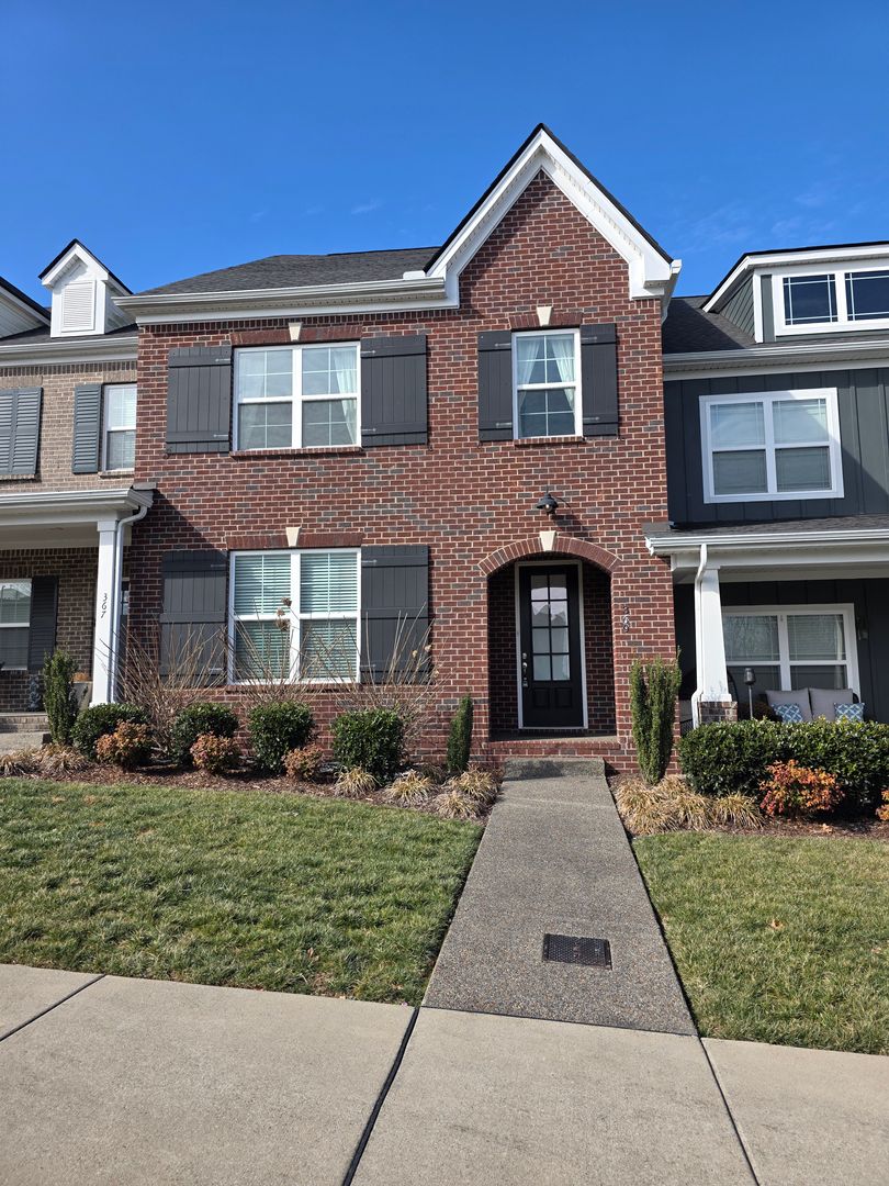 Hedersonville Townhome: 369 Carriage House Lane