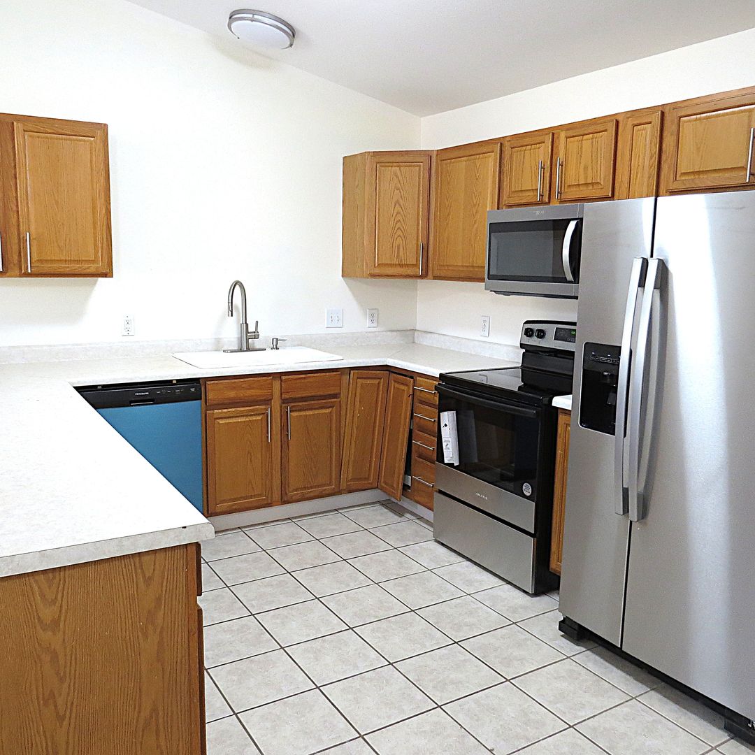 Clifton Condo: 499 Coronado Court Unit C