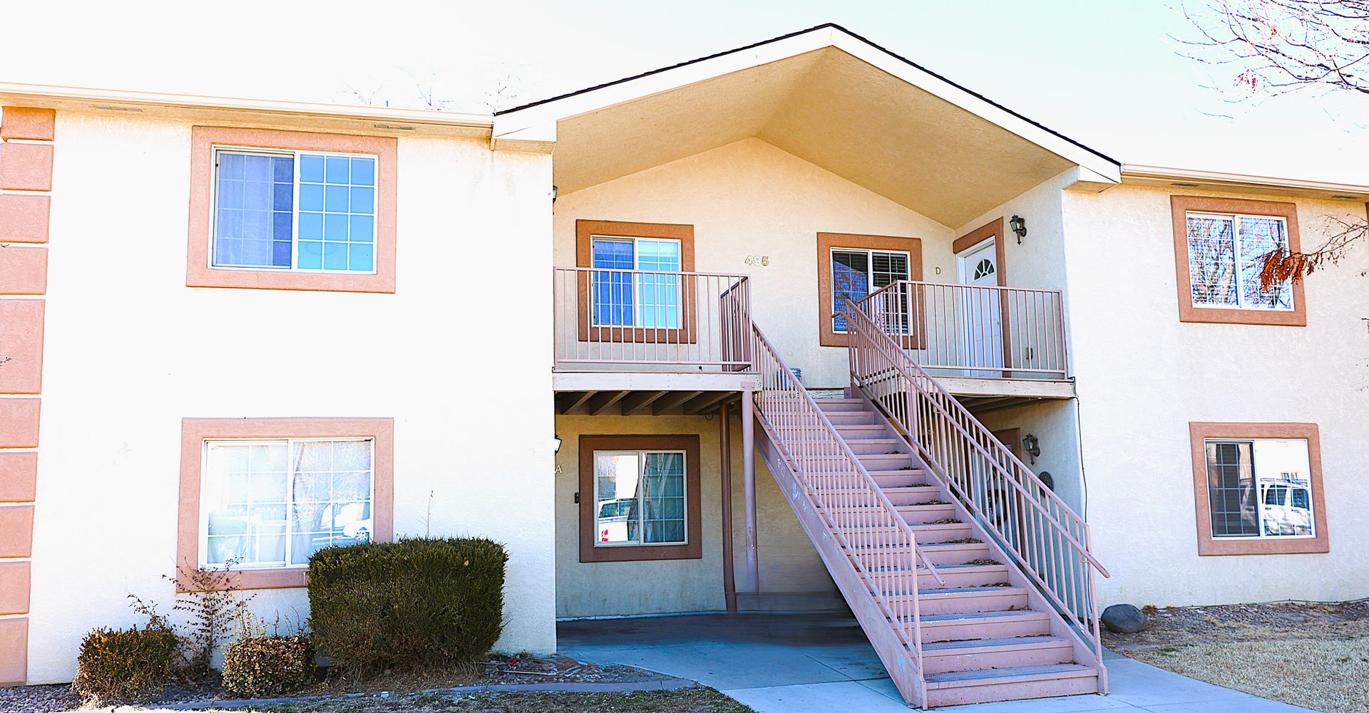 Clifton Apartment: 495 Coronado Way