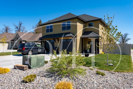 Beautiful Duplex Home - Recently Built! – photo 1