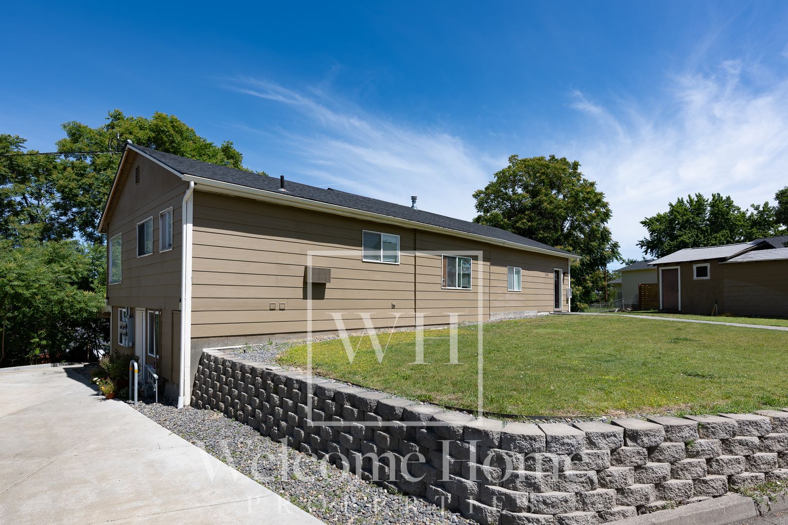 College Place Apartment: 116 SW 13th St