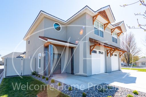 Newer Townhouse-style Duplex – photo 1