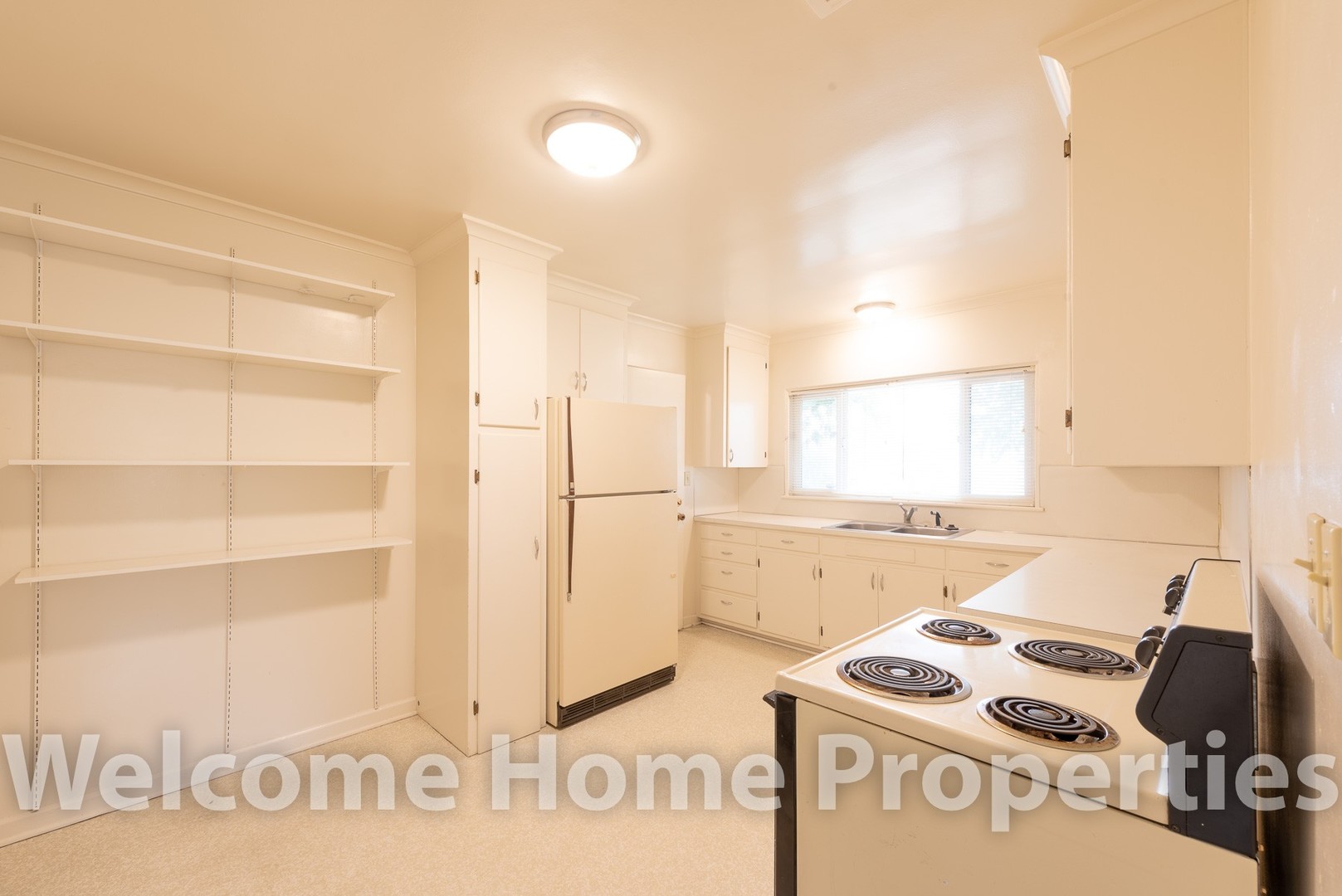 College Place Apartment: 36 NE Ash Ave