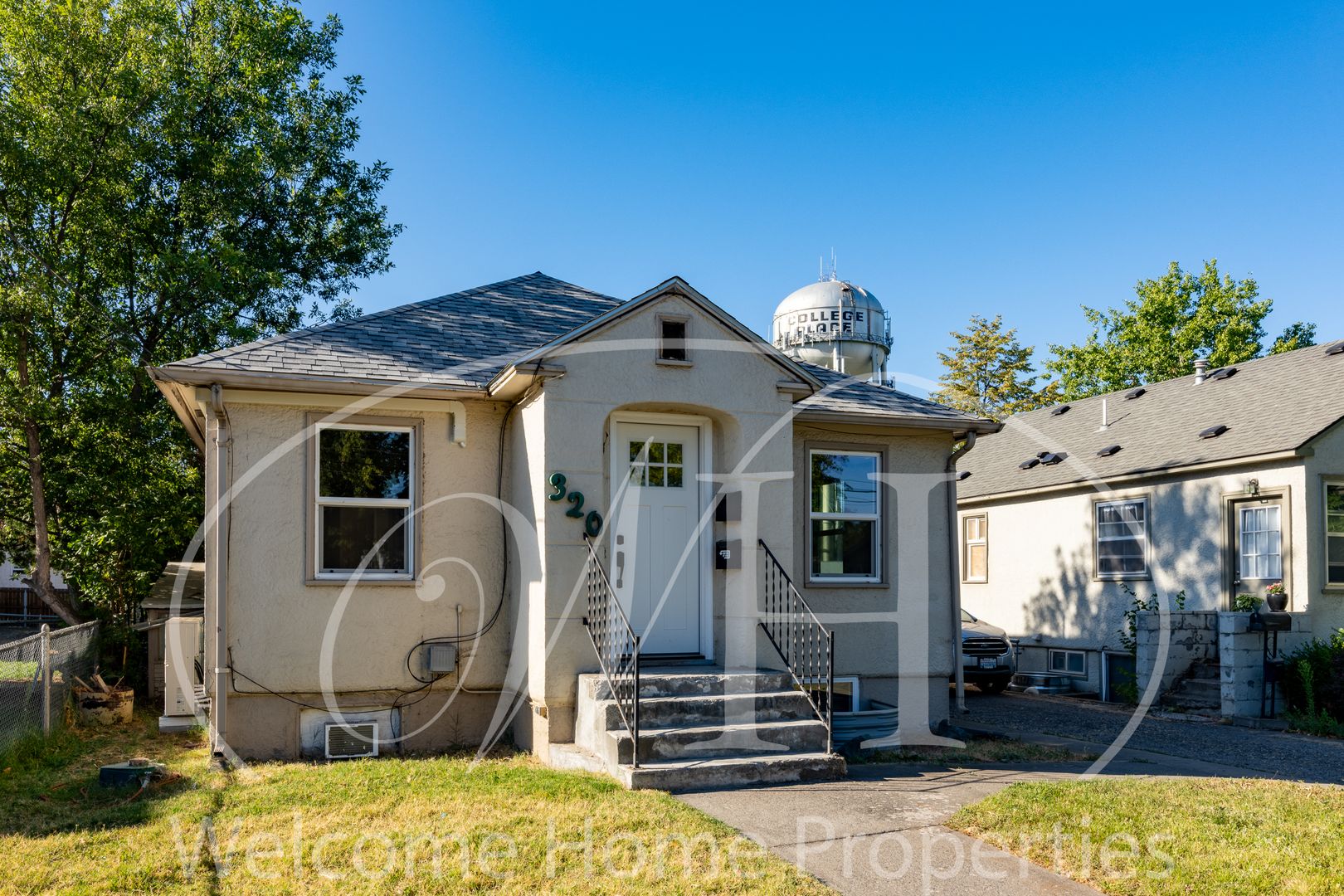 College Place Apartment: 320 SE 4th St