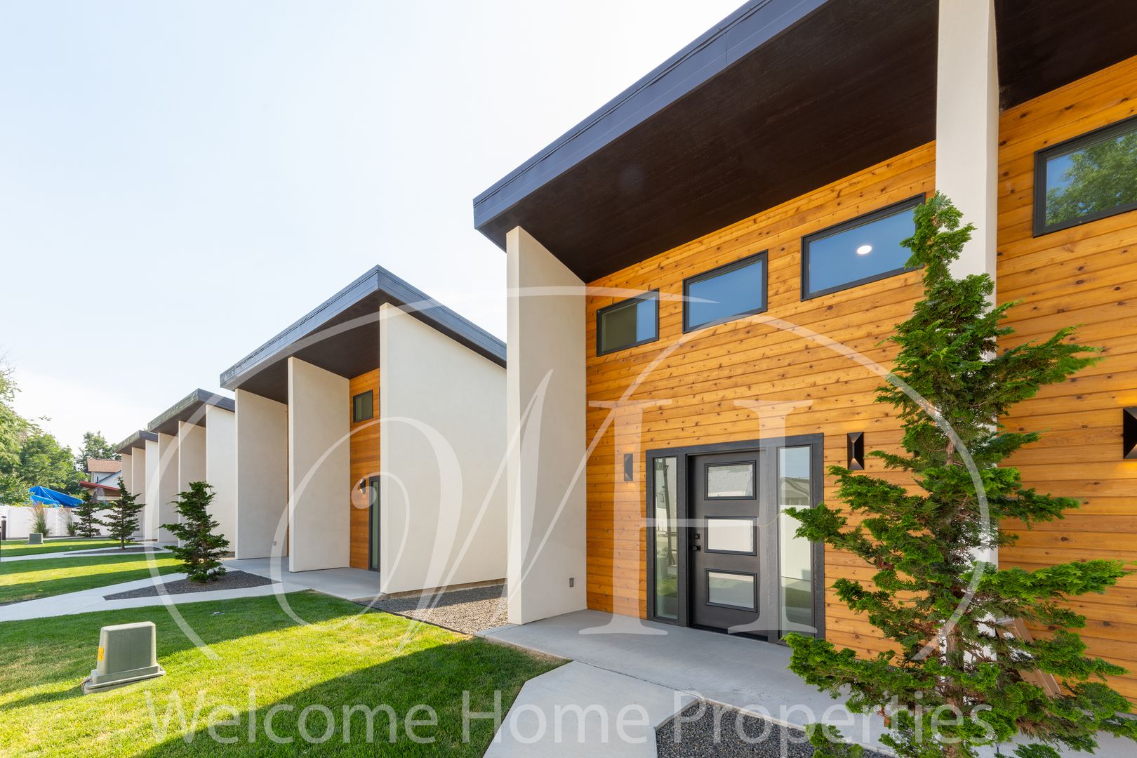 College Place Apartment: 159 SE Sparrows Place