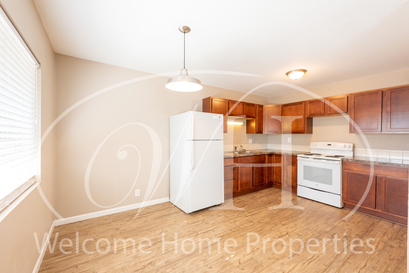 College Place Apartment: 108 SE 6th St