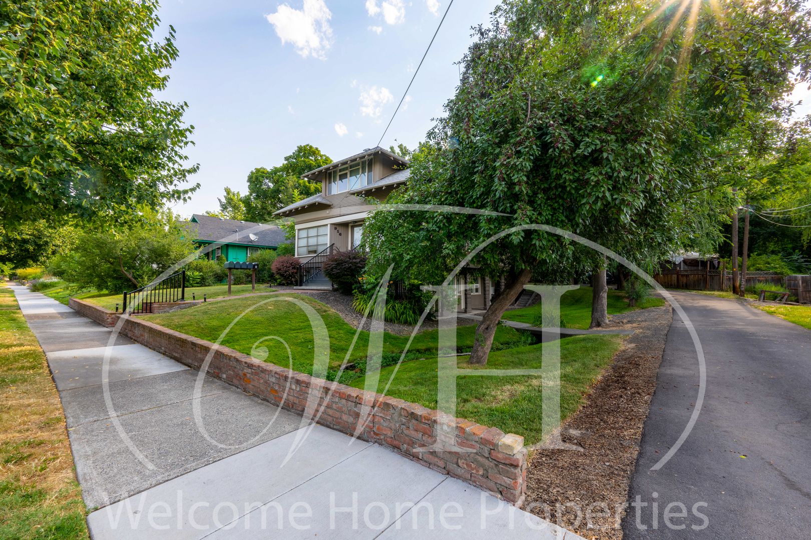 Walla Walla Apartment: 916 Penrose Ave