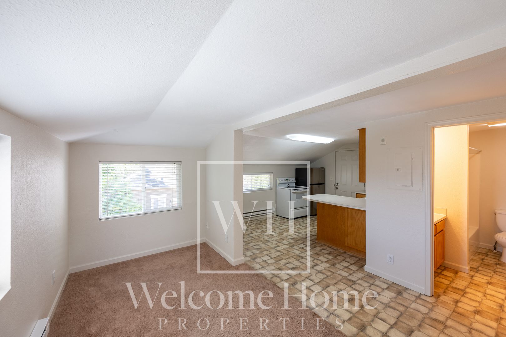 College Place Apartment: 115 SE 3rd St