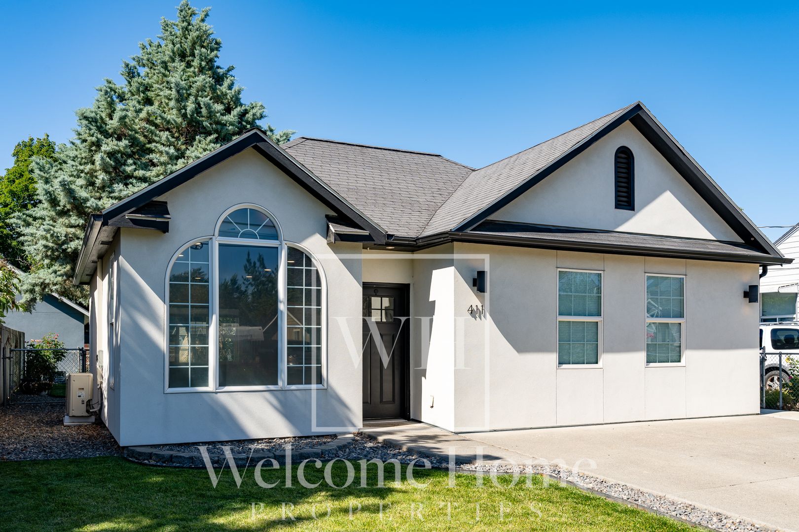 College Place House: 411 SE 8th St