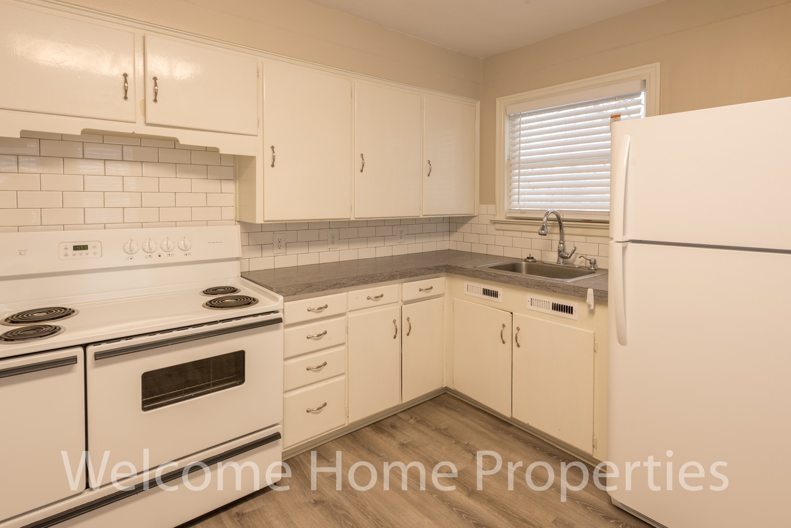 College Place Apartment: 318 SE 6th St