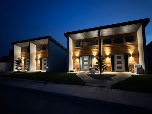 Available NOW!! Newly Built Modern 1 Bed, 1 Bath Duplex – photo 1