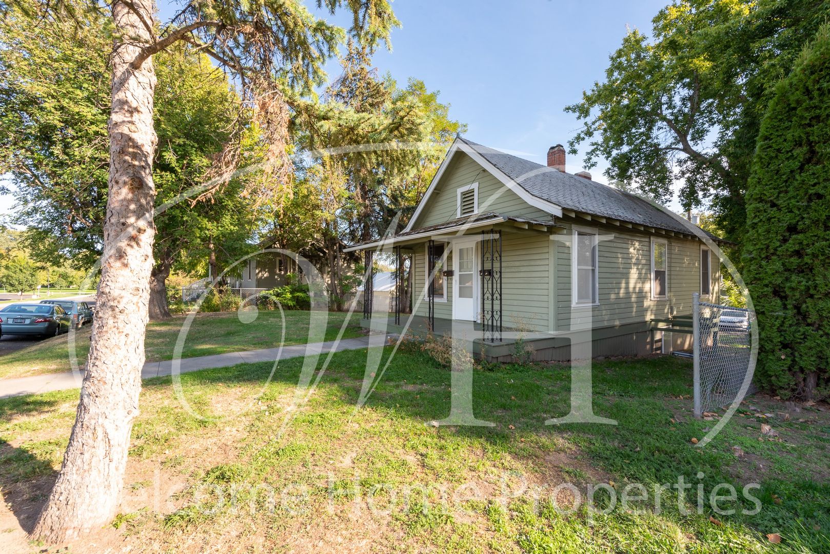 College Place Apartment: 120 SE 2nd St