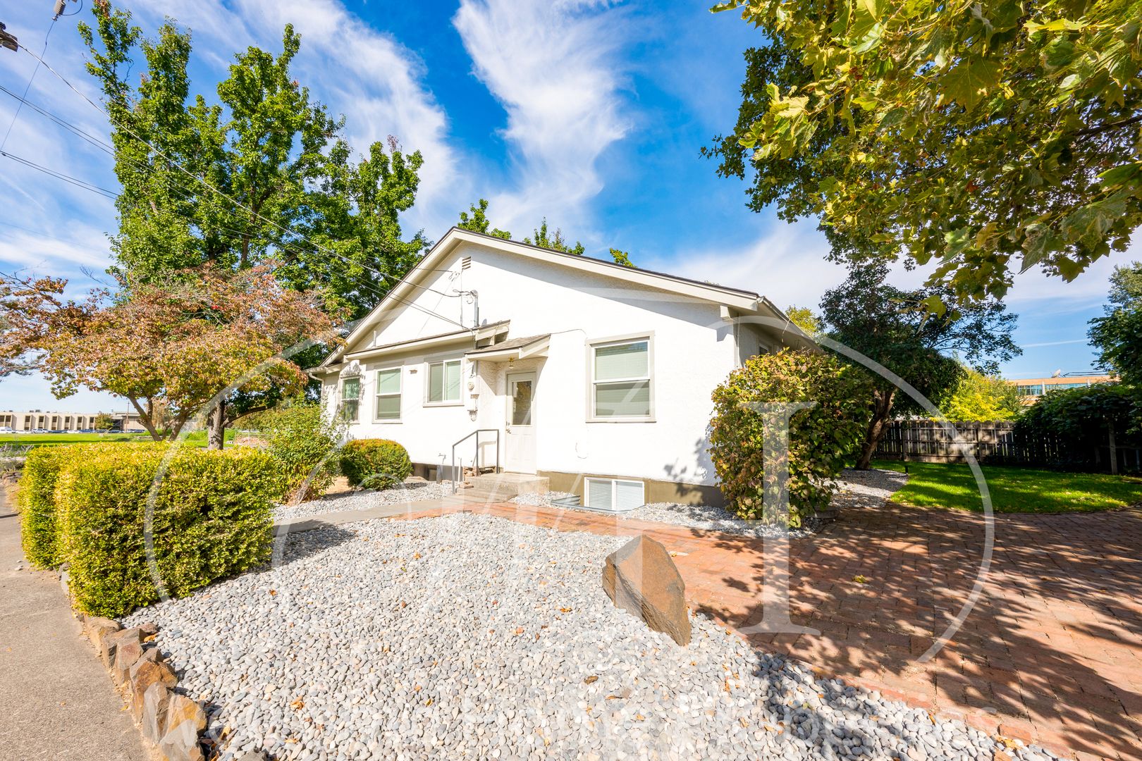College Place Apartment: 427 SW Bade Ave