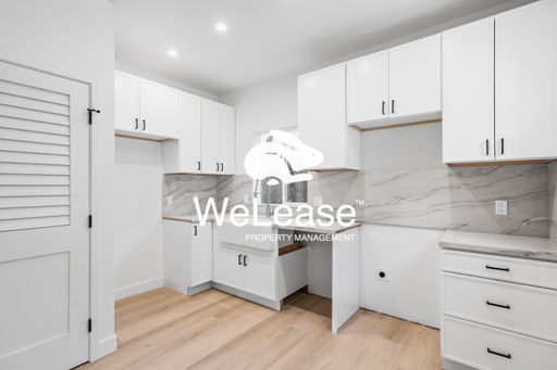 One month of free rent for leases signed with a move-in by September 15th – photo 1
