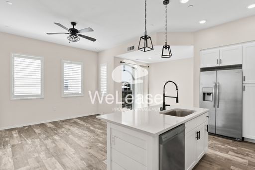 MOVE IN SPECIAL: 50% OFF THE FIRST MONTH'S RENT – photo 1