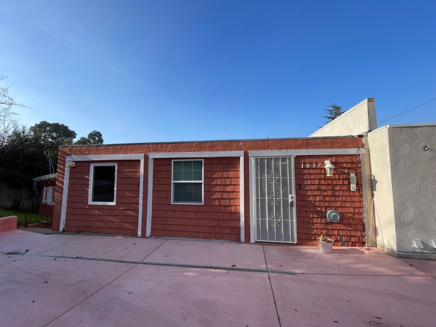 Oakland Apartment: 1035, 1037 Warfield Ave