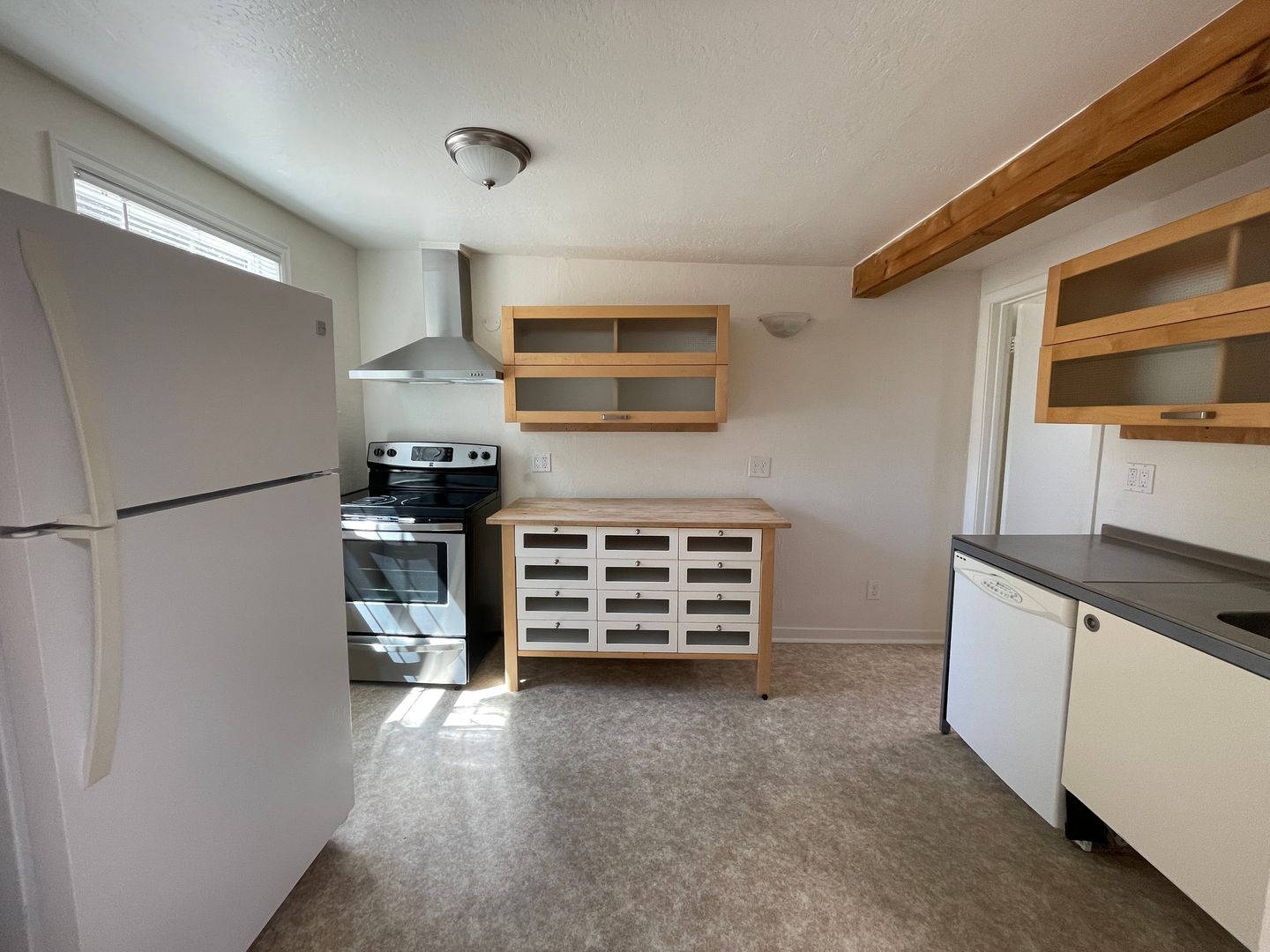 Oakland Apartment: 1035, 1037 Warfield Ave