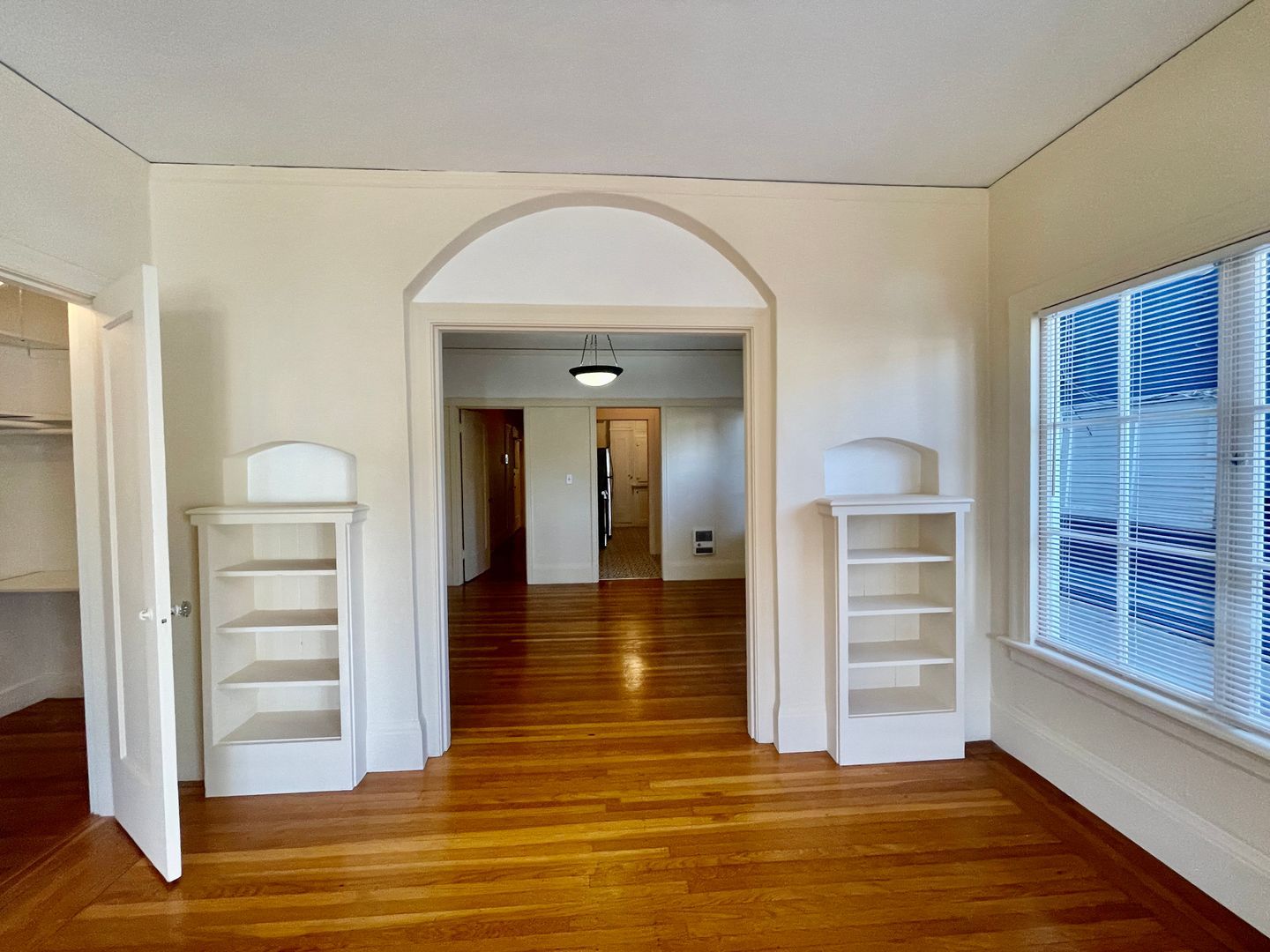 Oakland Apartment: 841 Erie Street