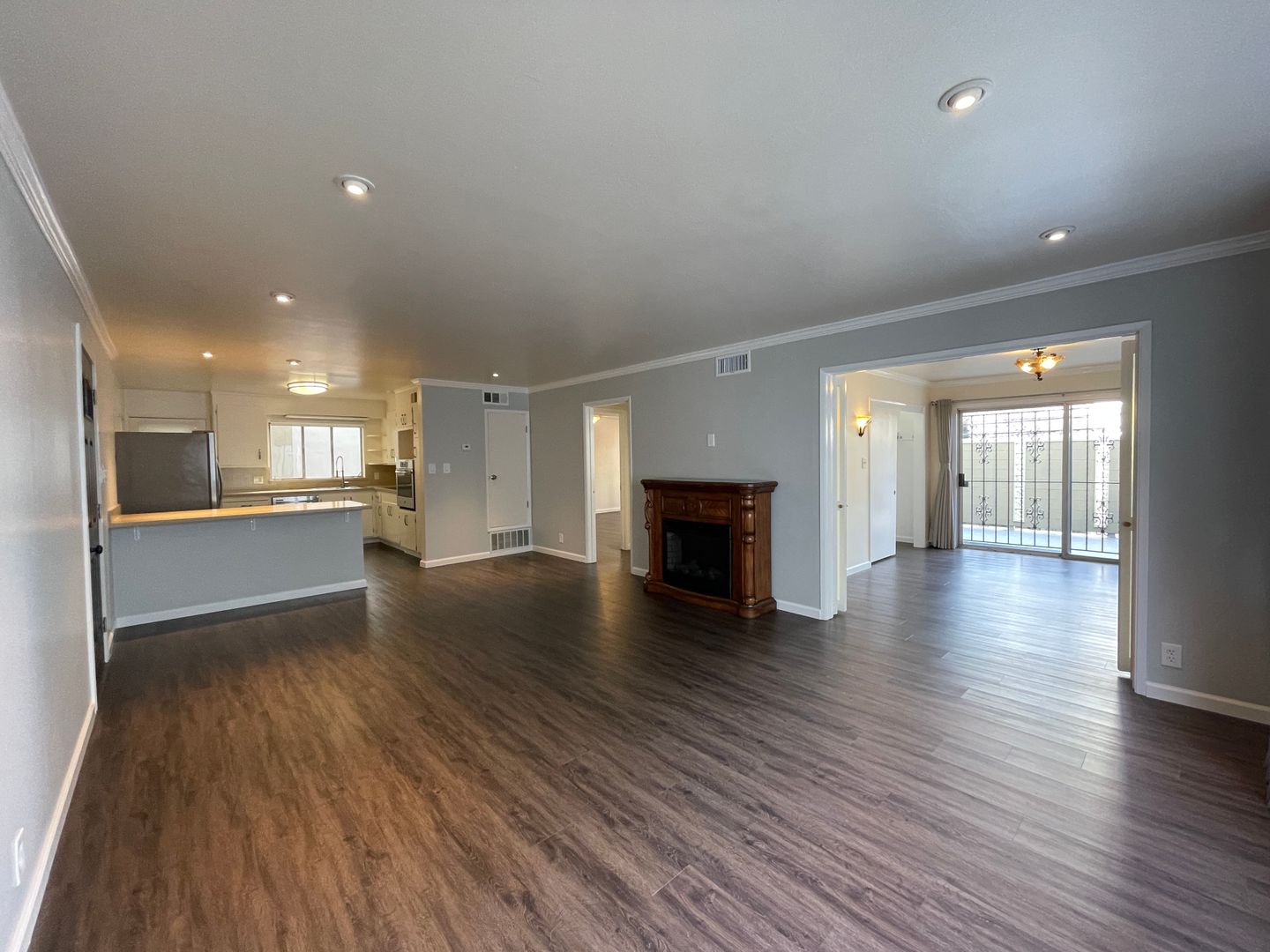 Oakland Apartment: 321 Wayne Ave.