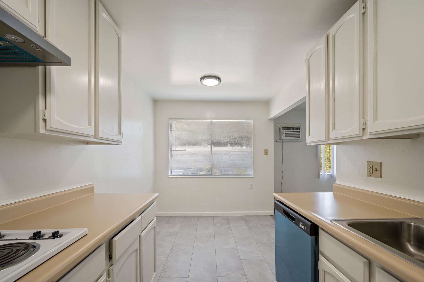 Walnut Creek Apartment: 1372 Creekside Dr.