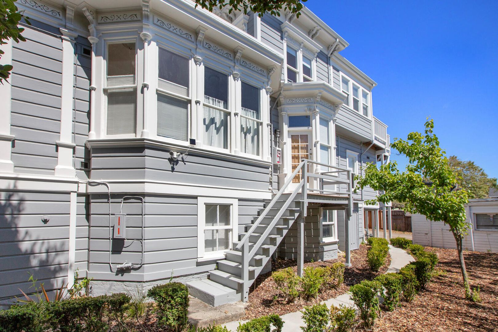 Oakland Apartment: 5825 Keith Ave.