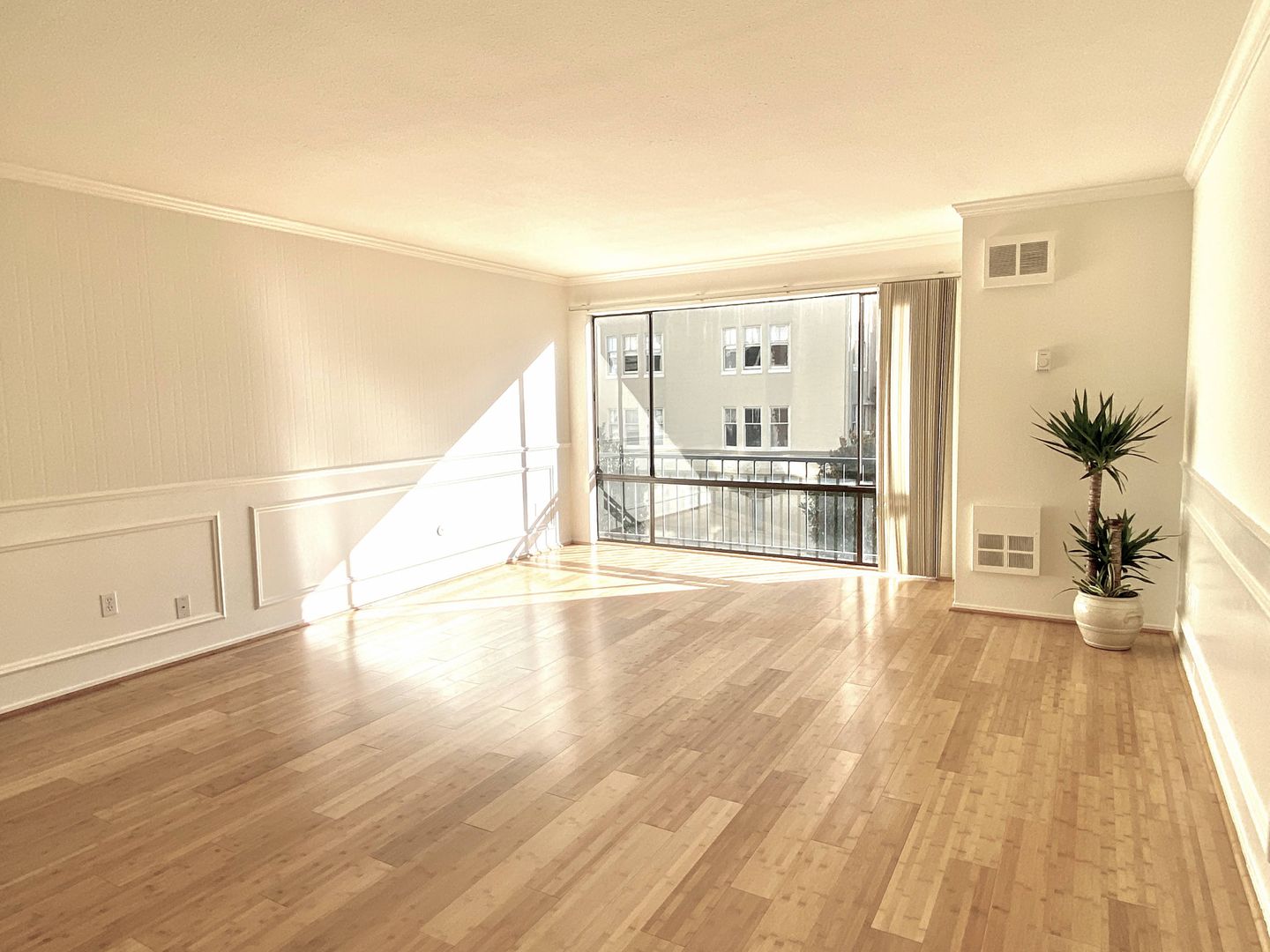 San Francisco Apartment: 2120 Pacific Ave.