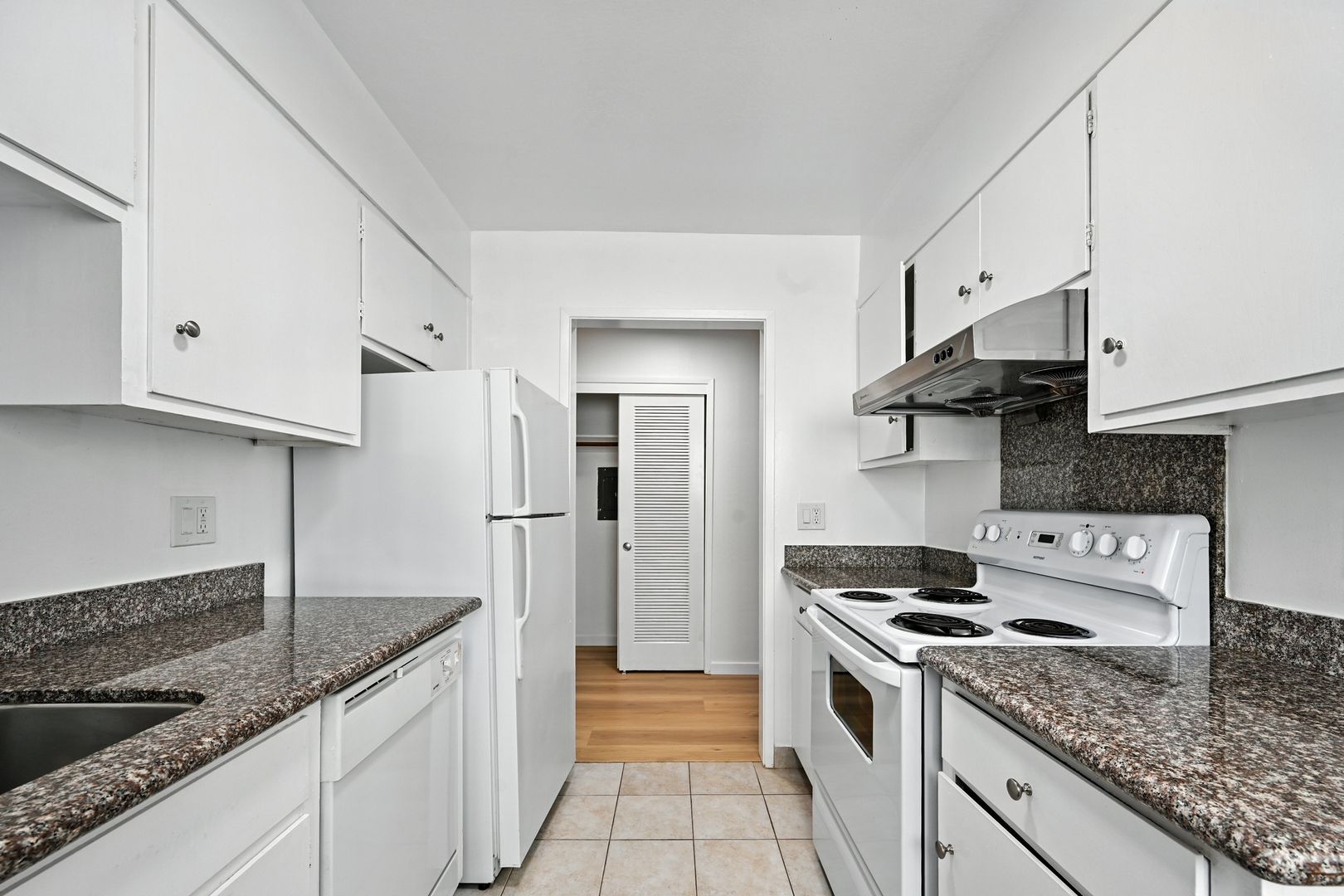 Oakland Apartment: 465 Lee St.
