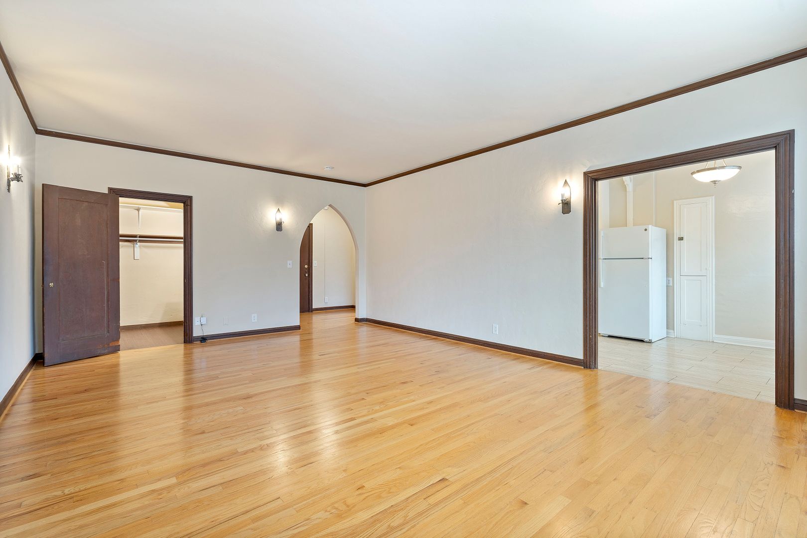 Oakland Apartment: 540 Alcatraz Ave.