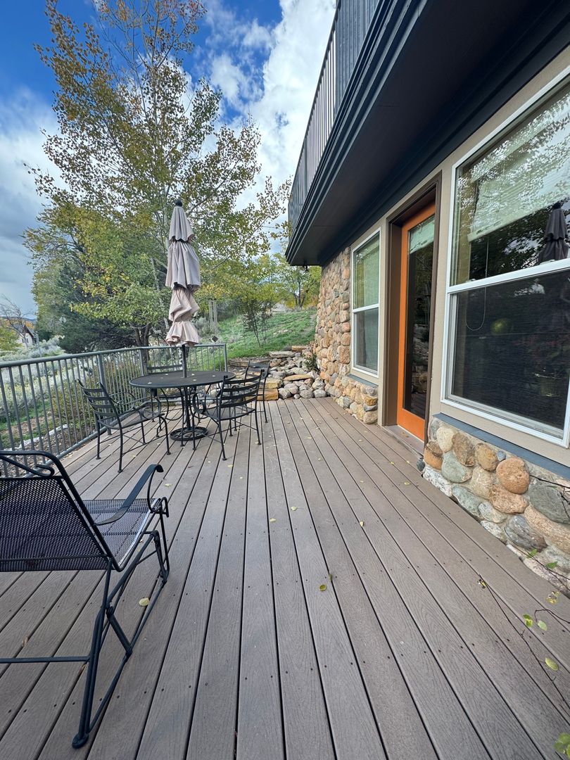 Durango House: 78 Jameson Dr