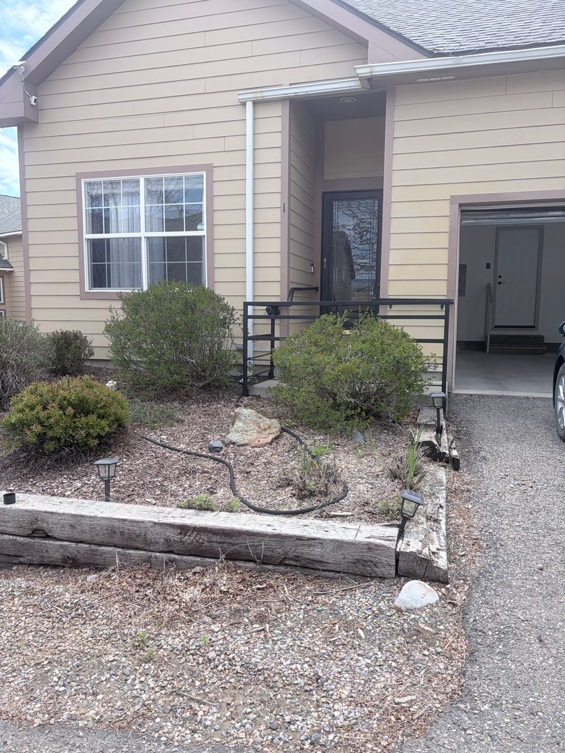 Bayfield Townhome: 109 Cinnamon Dr