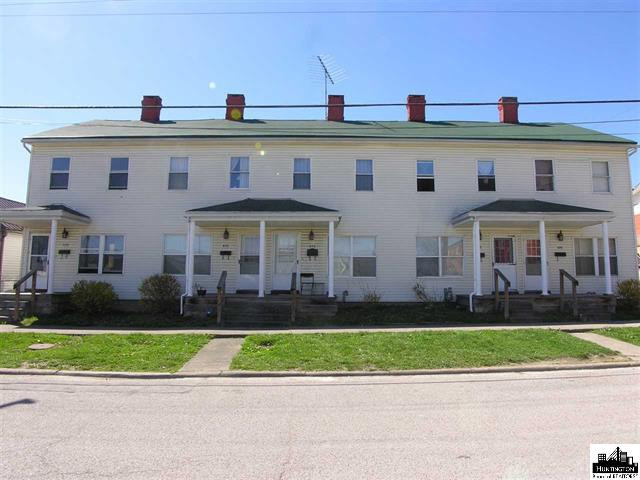 Huntington Apartment: 426 10th St West