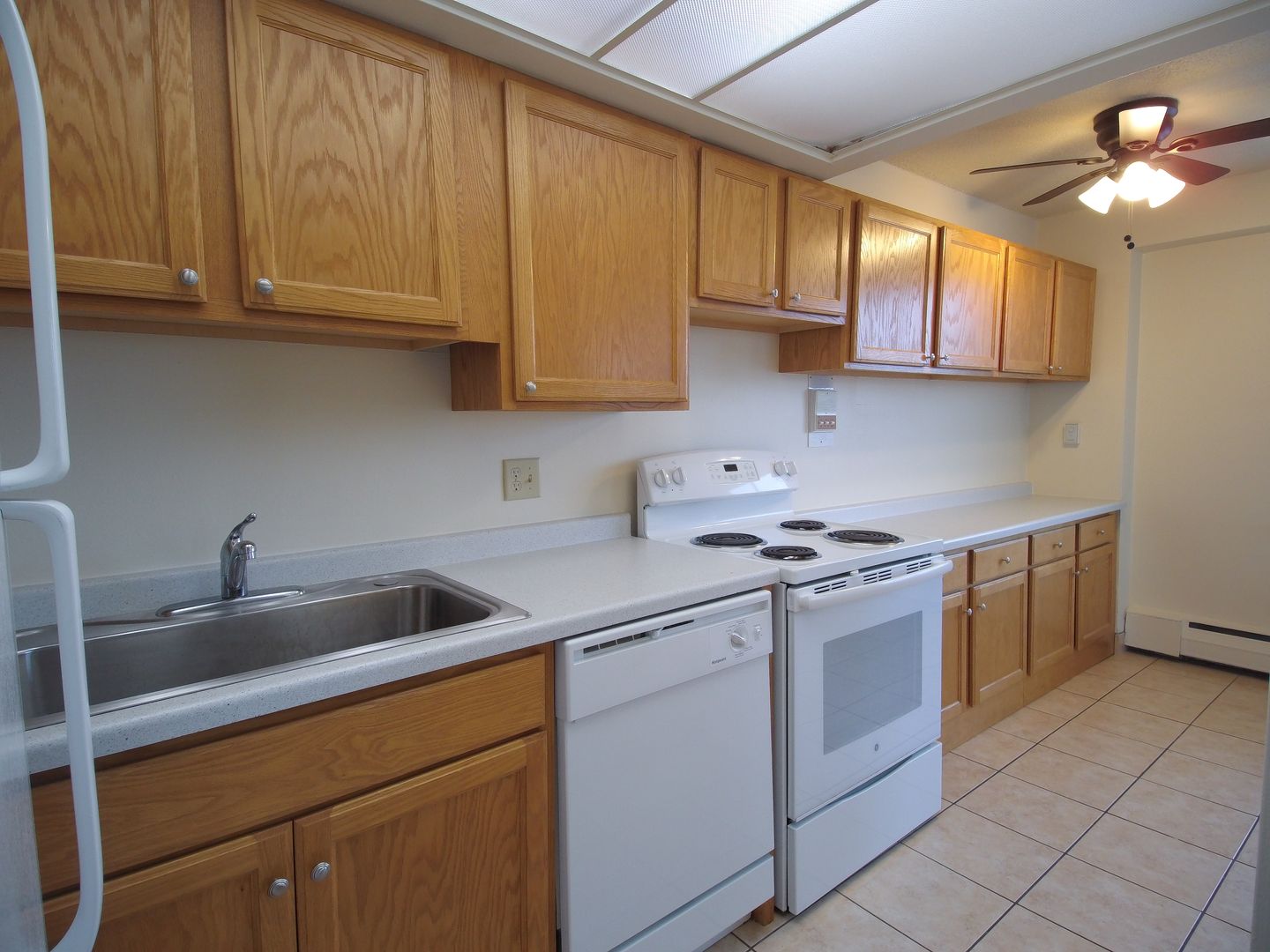 Milwaukee Apartment: 2233 N Summit Ave