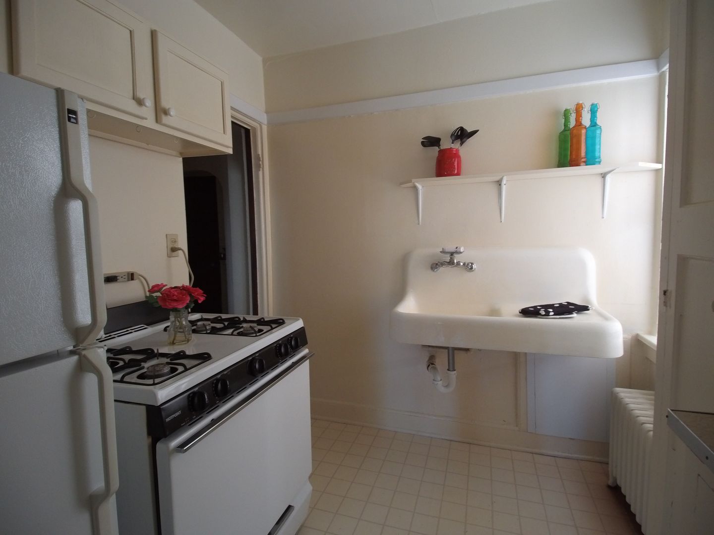 Milwaukee Apartment: 3229 N Oakland Ave