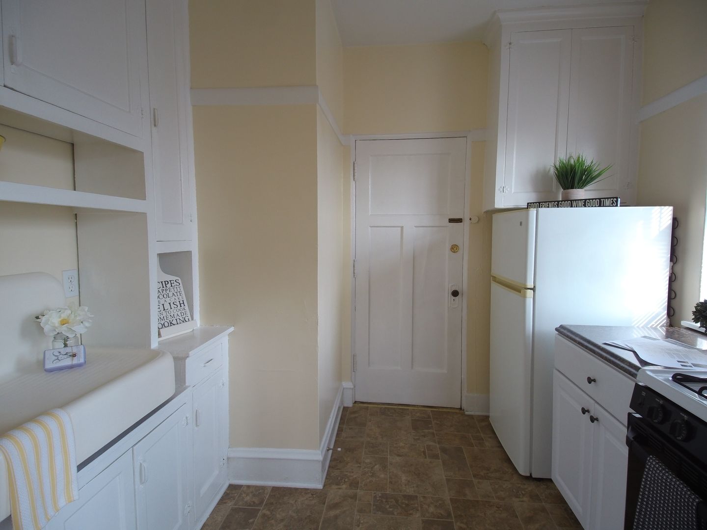 Shorewood Apartment: 1717 E Newton Ave