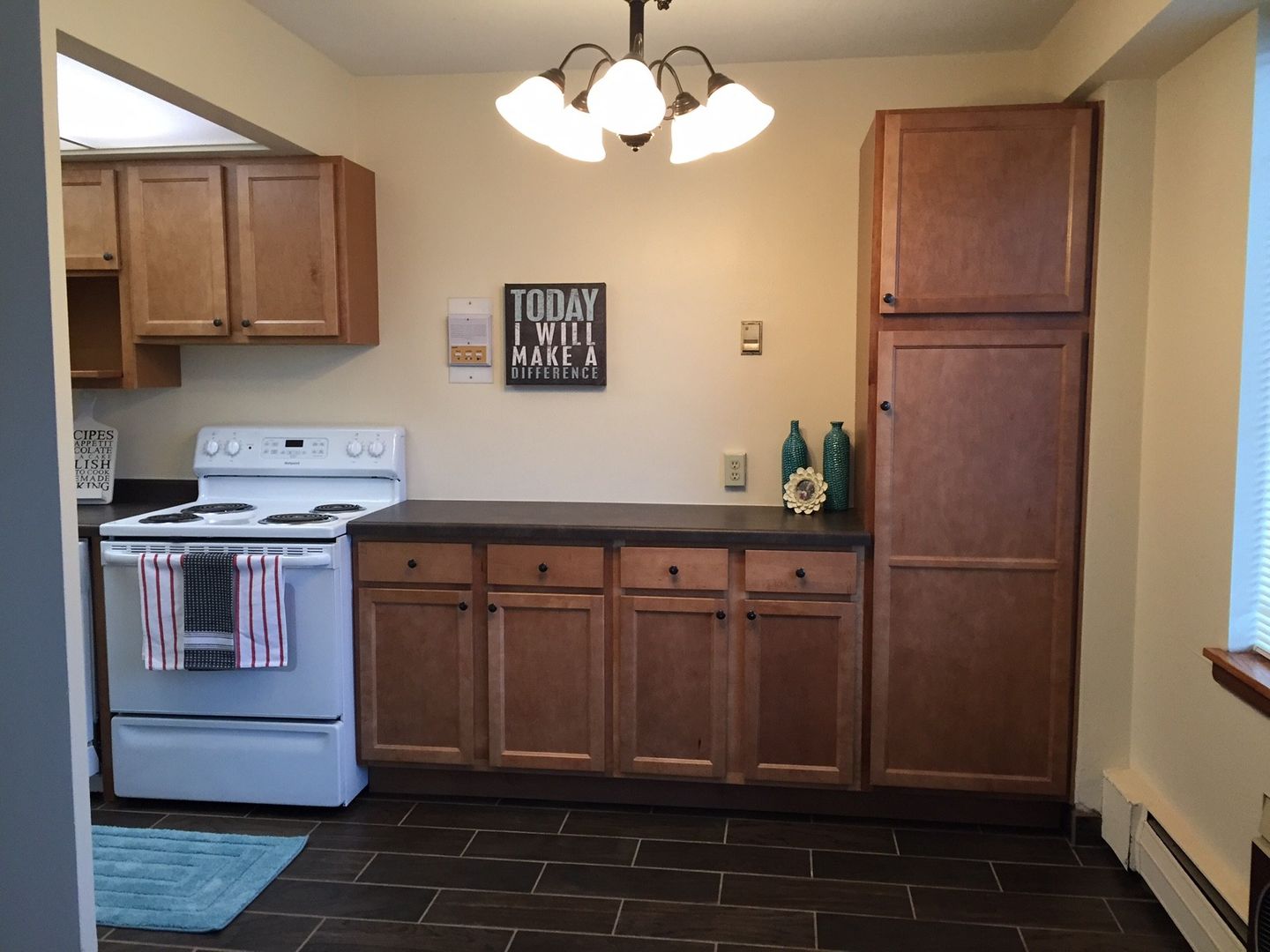 Milwaukee Apartment: 2233 N Summit Ave