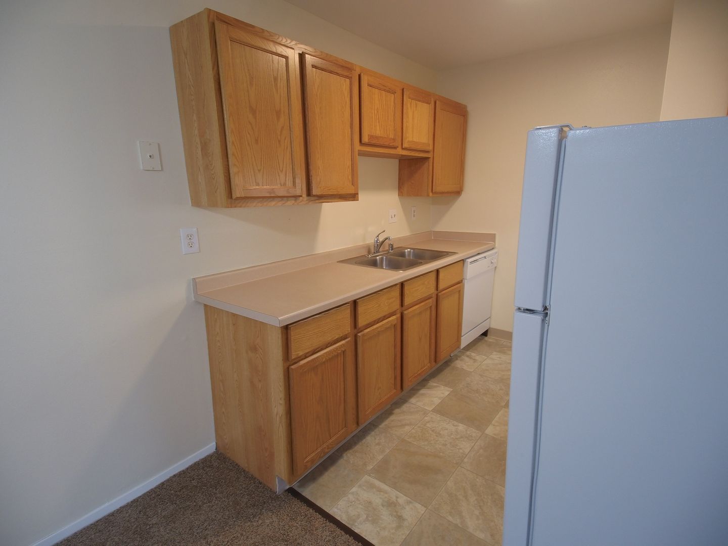 Mount Pleasant Apartment: 4800 Indian Hills Dr.