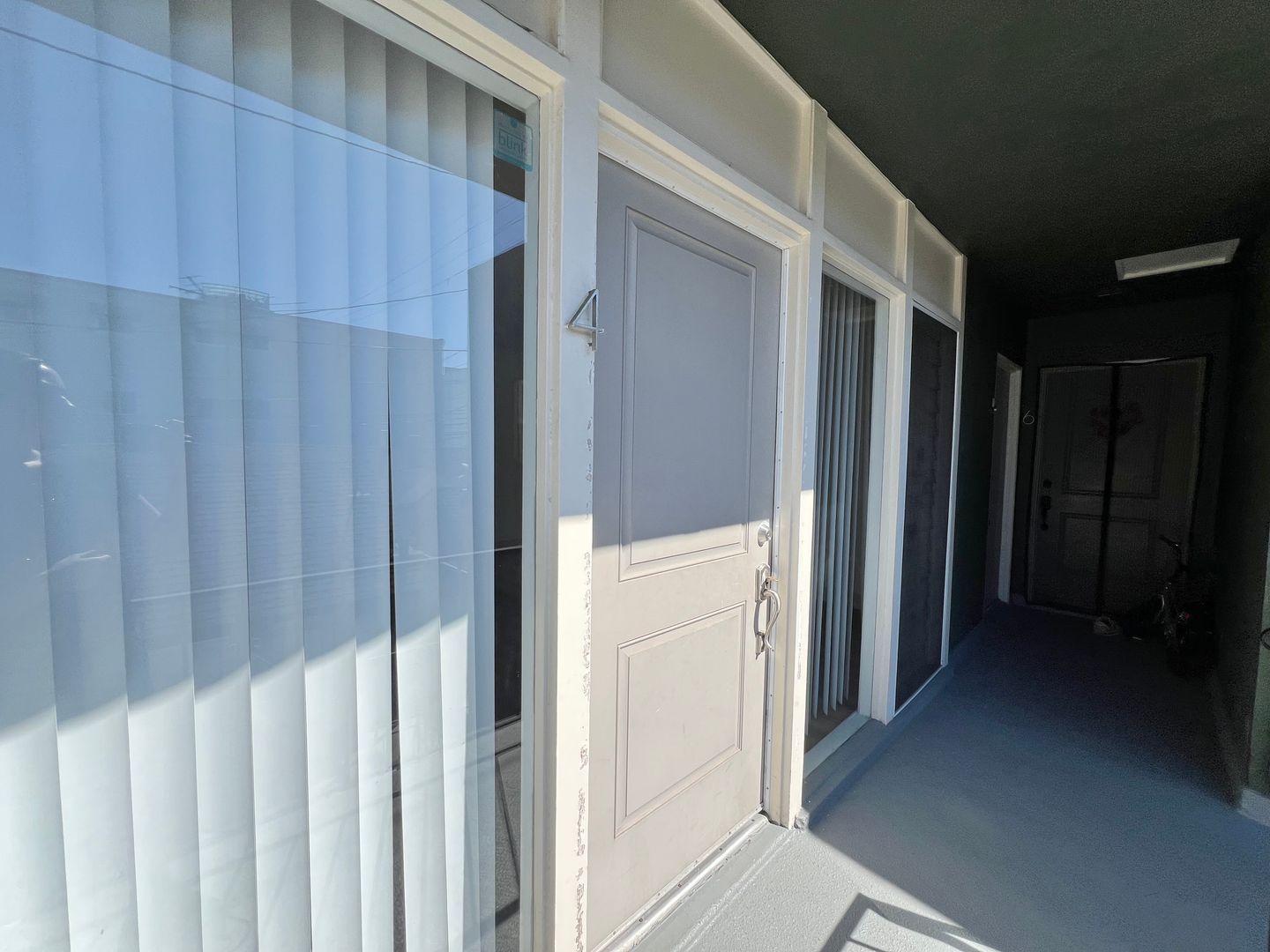 Long Beach Apartment: 1142 E 1st Street