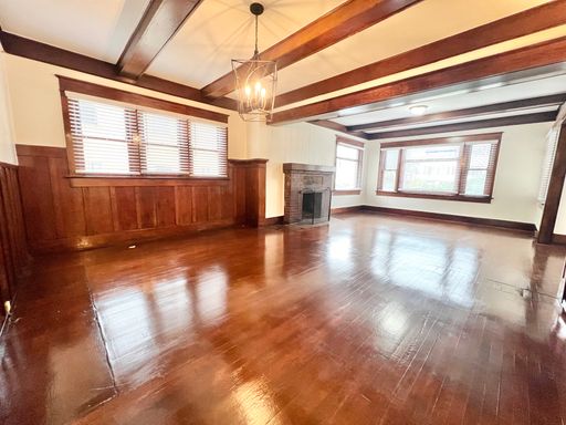 Charming Ocean Blvd 2 Bedroom Residence | Private Deck & Garage Included – photo 1