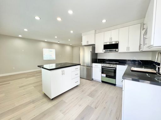 Newly Remodeled Studio Near Downtown Long Beach | Utilities Included & Modern Finishes – photo 1