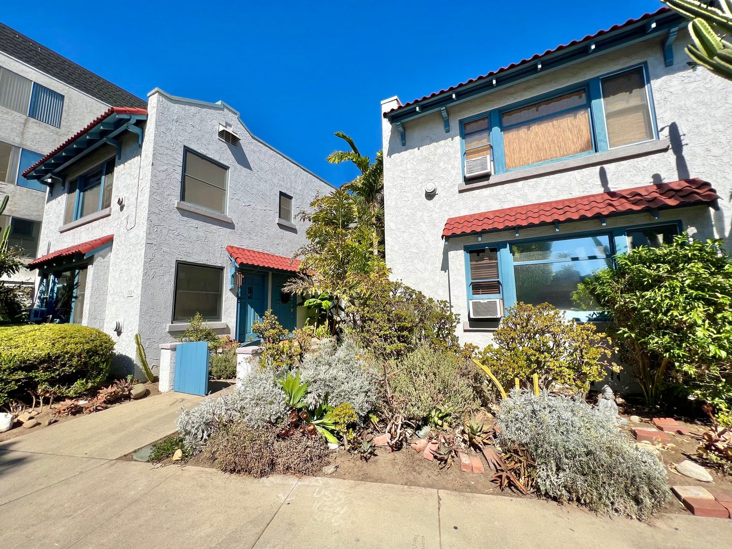 Long Beach Apartment: 368 Carroll Park East