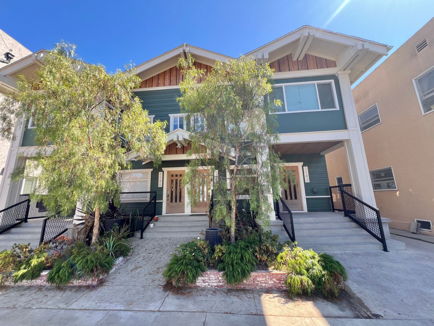 Long Beach Apartment: 1142 E 1st Street