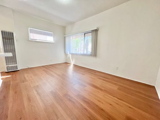 Charming Studio in Bluff Heights – Vintage Character & Modern Refresh – photo 1